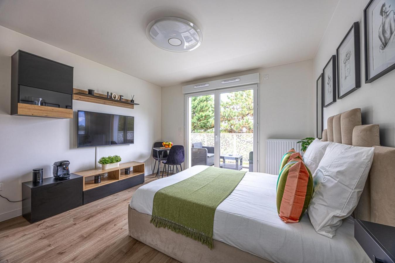Studio Entre Paris & Disneyland Noisy-le-Grand ภายนอก รูปภาพ